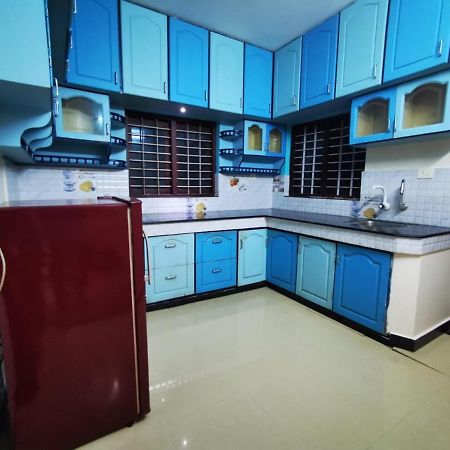 J2 Home Stay - Luxury Homes With Caravan Services Тривандрум Экстерьер фото