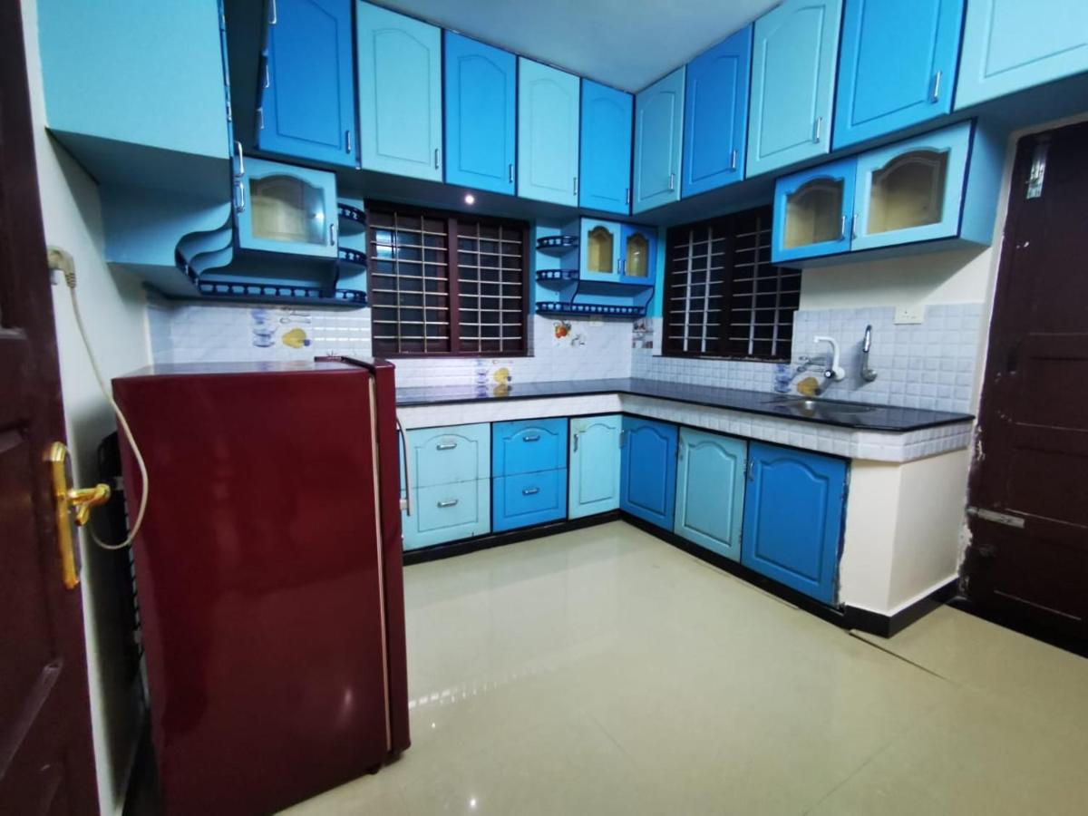 J2 Home Stay - Luxury Homes With Caravan Services Тривандрум Экстерьер фото
