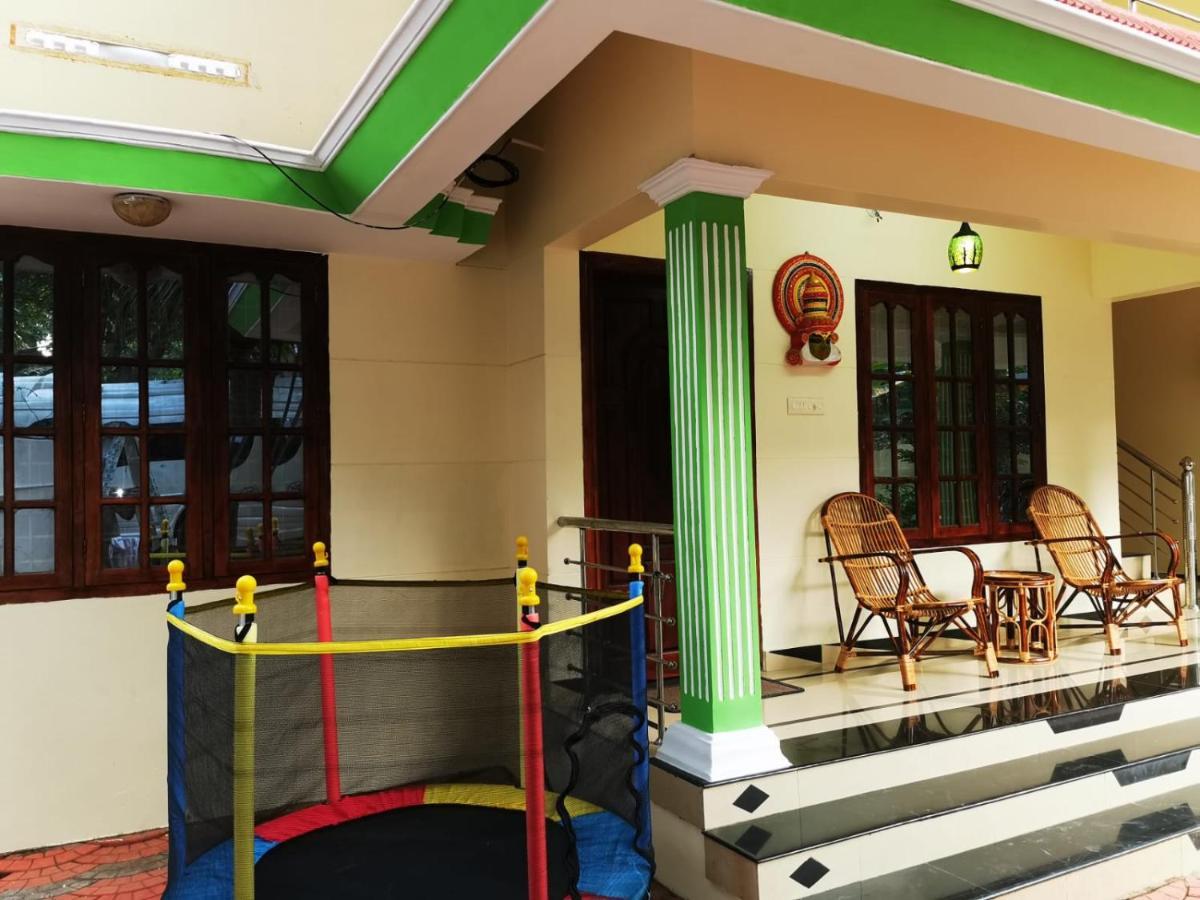 J2 Home Stay - Luxury Homes With Caravan Services Тривандрум Экстерьер фото